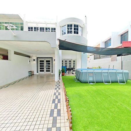 527 Beachhouse L 5 Bedroom With Swimming Pool - 3Min Walk To The Beach タンジュンブンガ エクステリア 写真