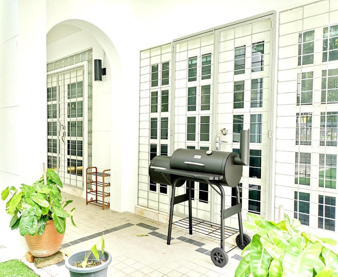 527 Beachhouse L 5 Bedroom With Swimming Pool - 3Min Walk To The Beach タンジュンブンガ エクステリア 写真